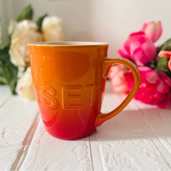 New Le Creuset Extra-Large Logo Coffee Mug Flame 20oz - Picture 3 of 6